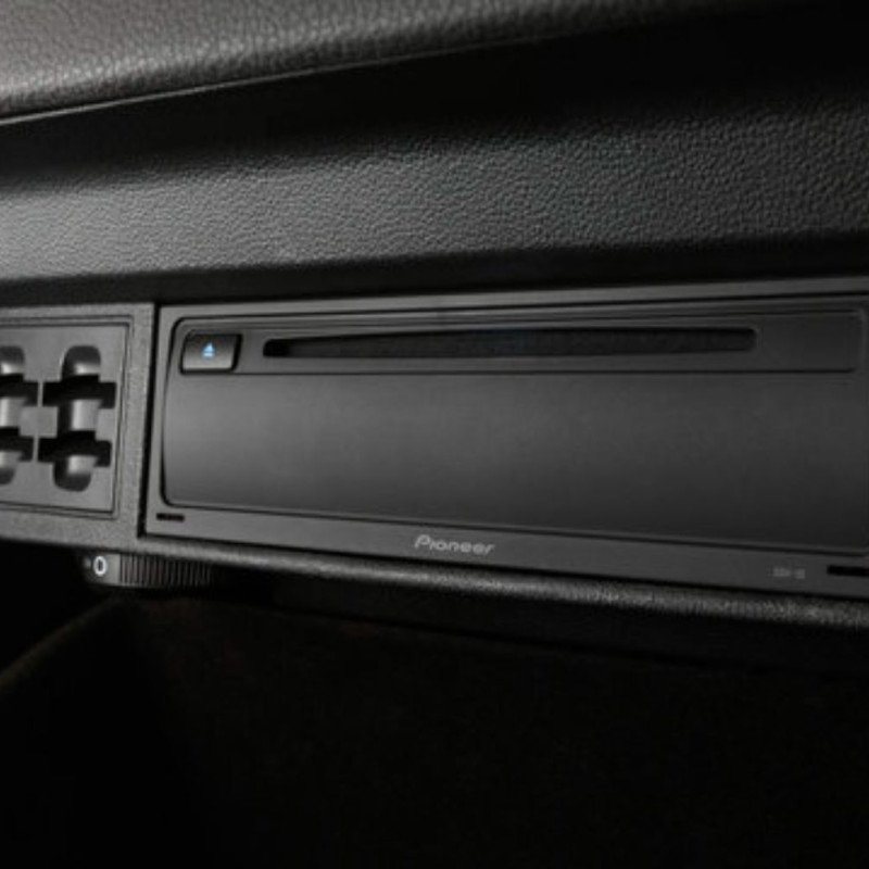 PIONEER XDV-10 Dual Zone hide away CD/DVD player